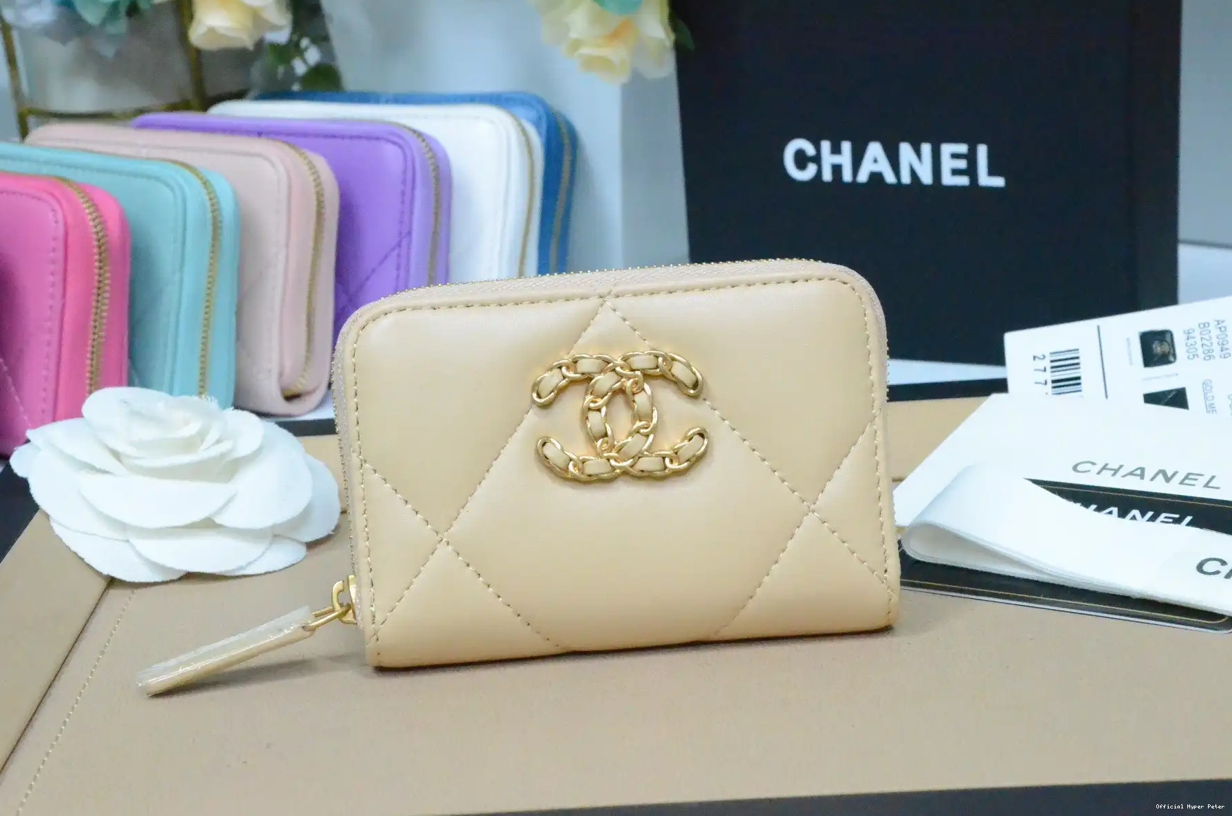 ZIPPED PURSE COIN CHANEL 19 0617